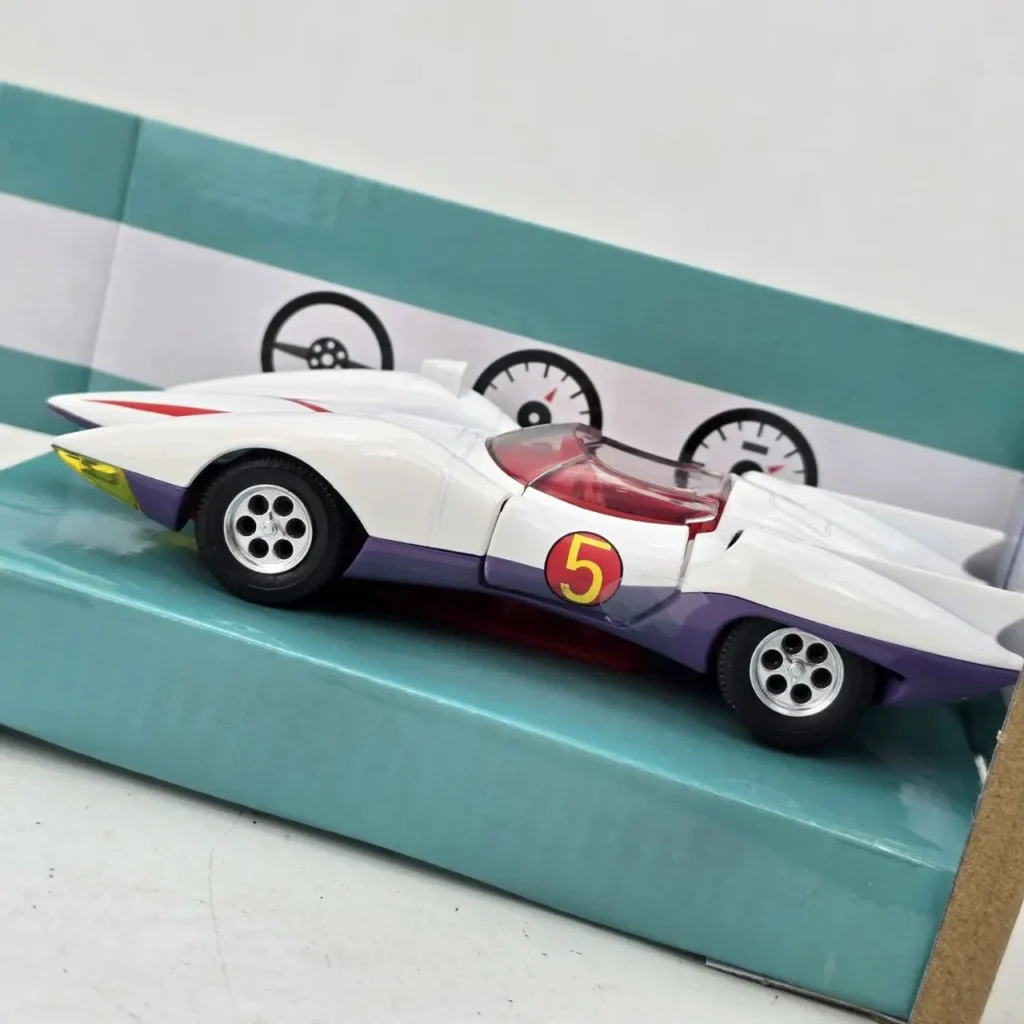 Modelo de coche Mach 5 de Speed Racer blanco con el número 5. by Remates Narvaja