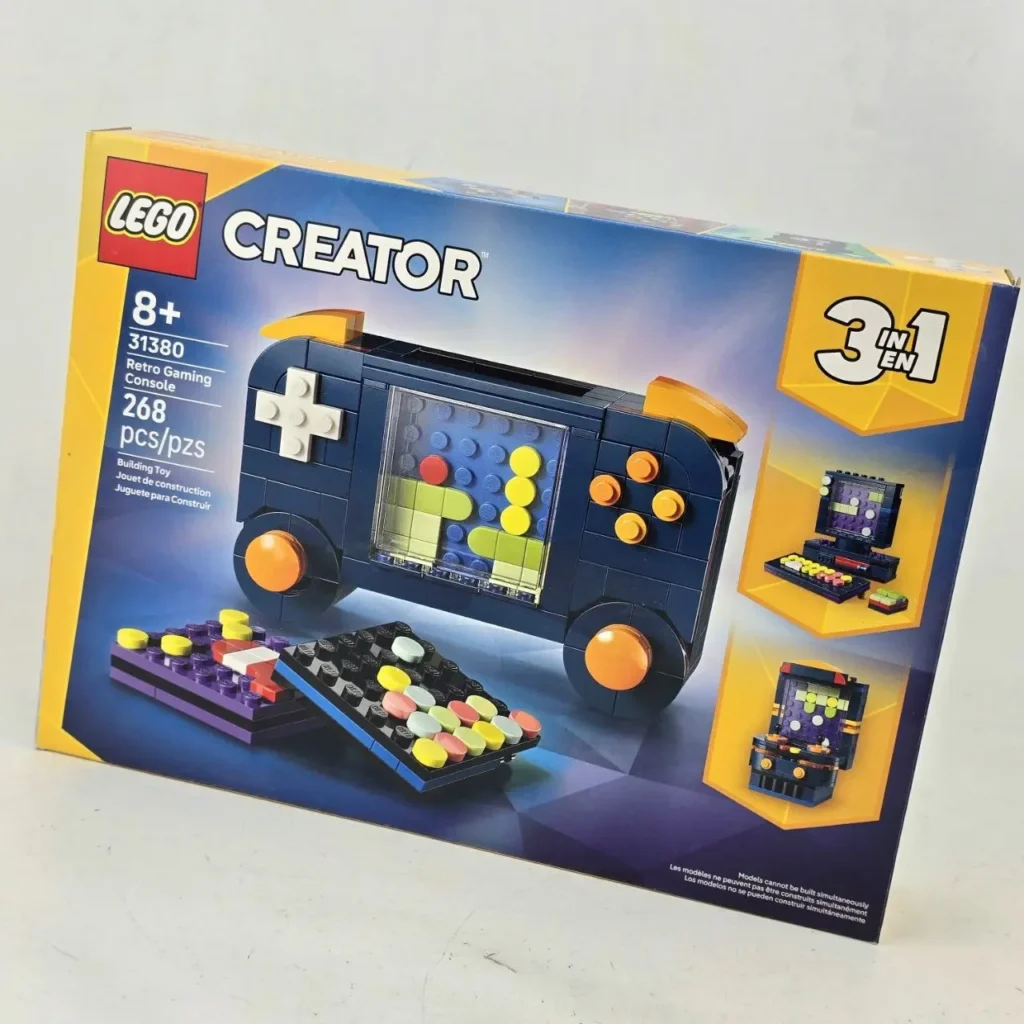 Caja del set LEGO Creator 31380 Retro Gaming Console 3 en 1, mostrando la consola portátil, ordenador y máquina arcade. by Remates Narvaja