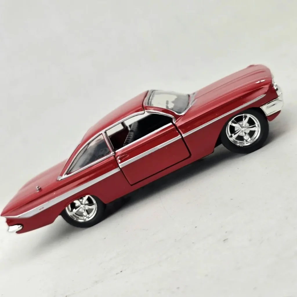 Modelo de coche clásico Chevrolet Impala 1960 rojo a escala con ruedas cromadas. by Remates Narvaja