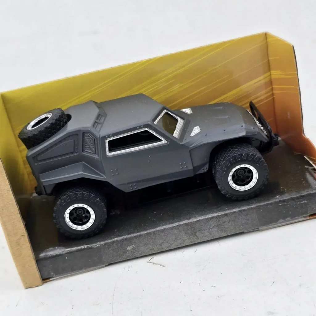Coche de juguete todoterreno gris oscuro en caja. by Remates Narvaja